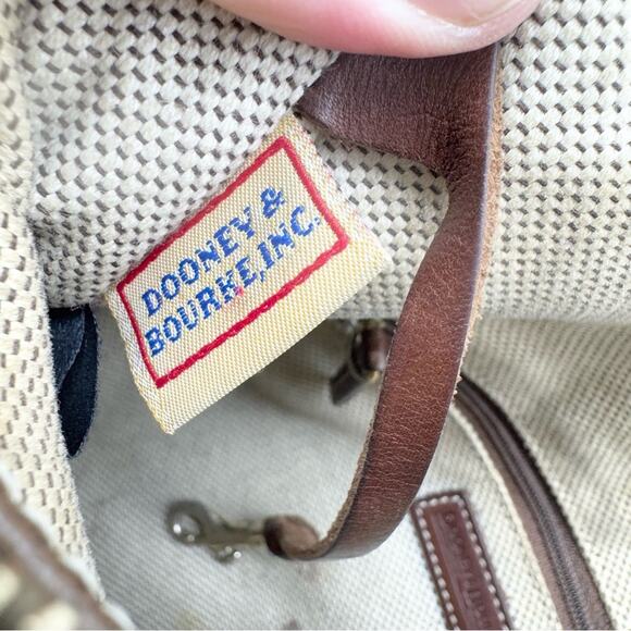 Vintage Dooney & Bourke Canvas Signature Medium Size Shoulder Bag Brown/Tan - Picture 15 of 16